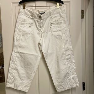 Ann Taylor, size 10, white, cropped pant, 100% cotton.